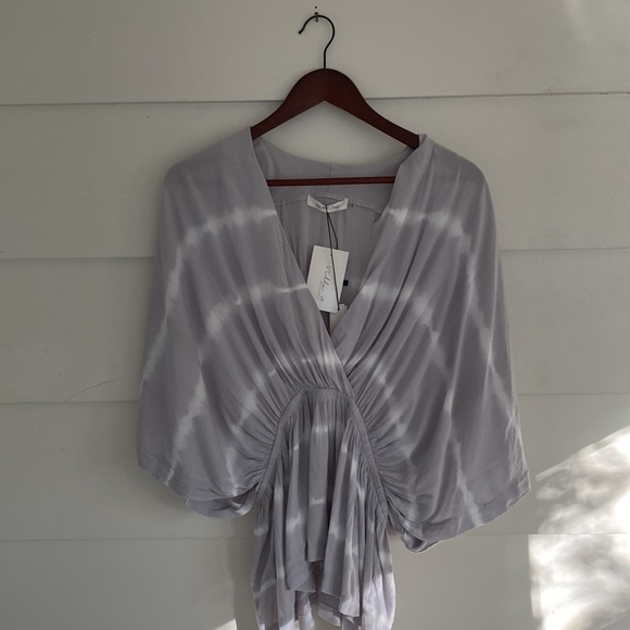 Light gray loose blouse - Picture 3 of 5